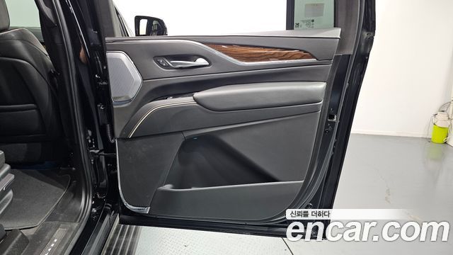 Cadillac Escalade (V) 6.2 ESV ESV Sports Platinum 2023 — фото 25