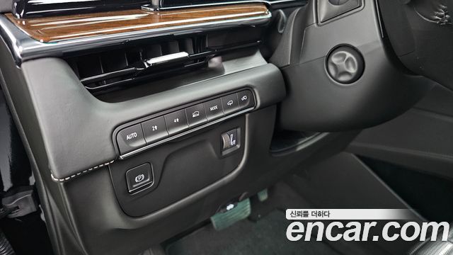 Cadillac Escalade (V) 6.2 ESV ESV Sports Platinum 2023 — фото 28