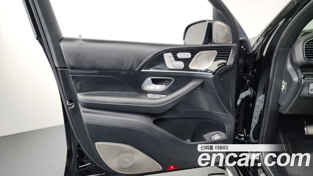 Mercedes-Benz GLS-Class (X167) Maybach GLS600 4MATIC 2023 — фото 30