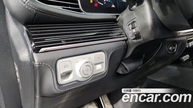 Mercedes-Benz GLS-Class (X167) Maybach GLS600 4MATIC 2023 — фото 47
