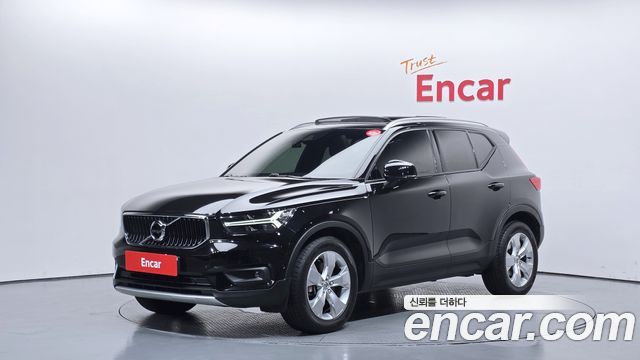 Volvo XC40 T4 Momentum 2019 — фото 1