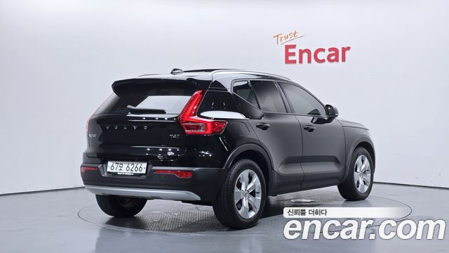 Volvo XC40 T4 Momentum 2019 — фото 2