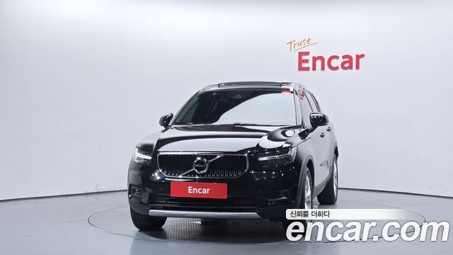 Volvo XC40 T4 Momentum 2019 — фото 3