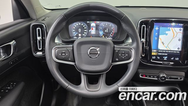 Volvo XC40 T4 Momentum 2019 — фото 13