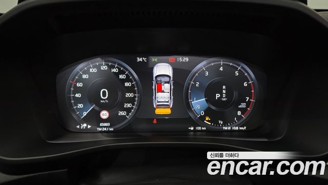 Volvo XC40 T4 Momentum 2019 — фото 17