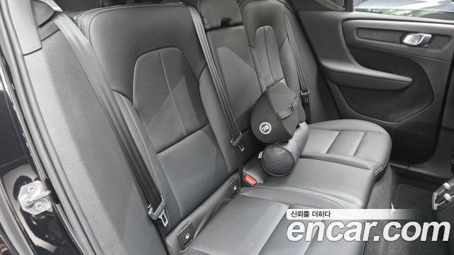 Volvo XC40 T4 Momentum 2019 — фото 26