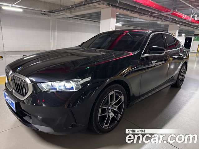 BMW 5 Series (G60) 520i
