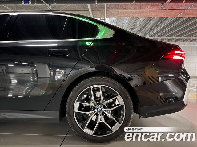 BMW 5 Series (G60) 520i 2025 — фото 6