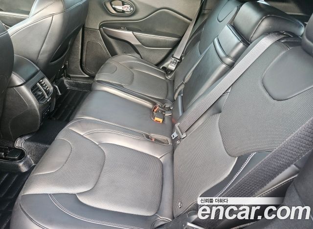 Jeep Cherokee (KL) 2.4 Longitude High AWD 2019 — фото 17