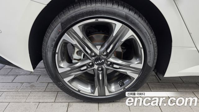 Kia K5 (III) 2.0 Signature 2023 — фото 5