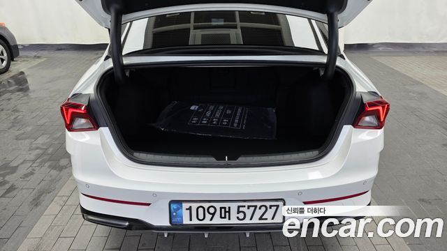 Kia K5 (III) 2.0 Signature 2023 — фото 24