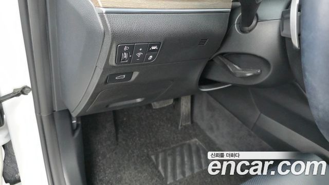 Kia K5 (III) 2.0 Signature 2023 — фото 34