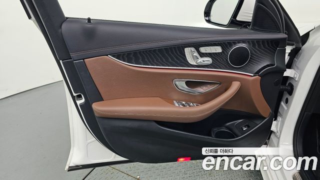 Mercedes-Benz E-Class (W213) E250 AMG Line 2023 — фото 24