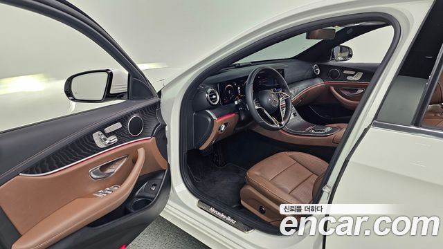 Mercedes-Benz E-Class (W213) E250 AMG Line 2023 — фото 26