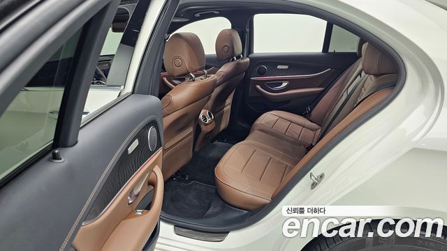 Mercedes-Benz E-Class (W213) E250 AMG Line 2023 — фото 28