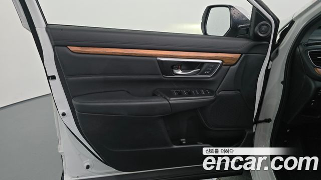 Honda CR-V (V) 2.0 Hybrid Touring 4WD 2021 — фото 24