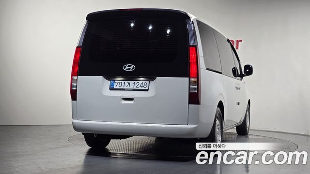 Hyundai Staria Tourer 11-Seater Smart 2025 — фото 4
