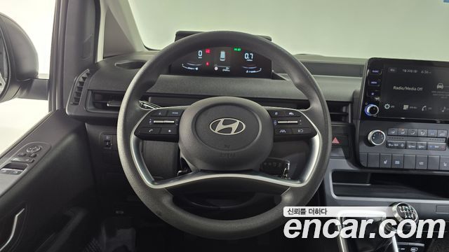Hyundai Staria Tourer 11-Seater Smart 2025 — фото 16
