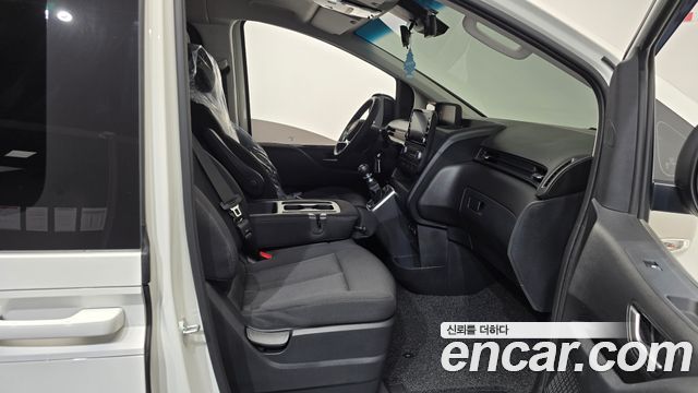 Hyundai Staria Tourer 11-Seater Smart 2025 — фото 32