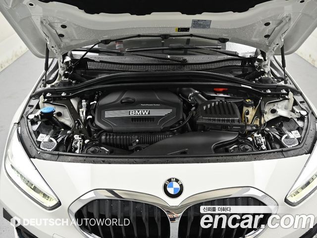 BMW 1 Series (F40) 120i Sports 2021 — фото 6