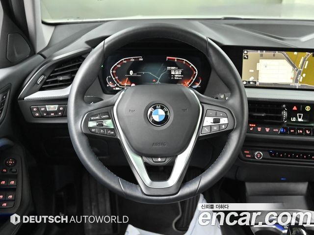 BMW 1 Series (F40) 120i Sports 2021 — фото 17