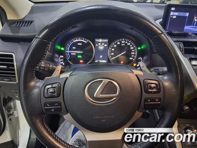 Lexus NX300h Supreme 2018 — фото 16