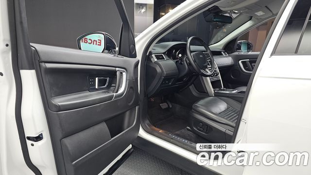 Land Rover Discovery Sport 2.0 TD4 HSE Luxury 2019 — фото 10
