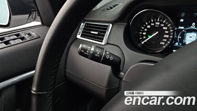Land Rover Discovery Sport 2.0 TD4 HSE Luxury 2019 — фото 17