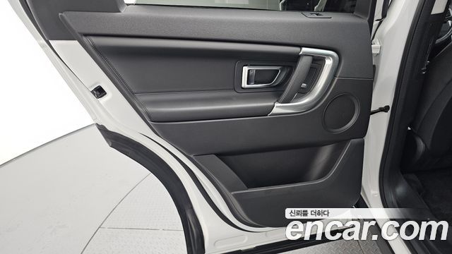 Land Rover Discovery Sport 2.0 TD4 HSE Luxury 2019 — фото 25