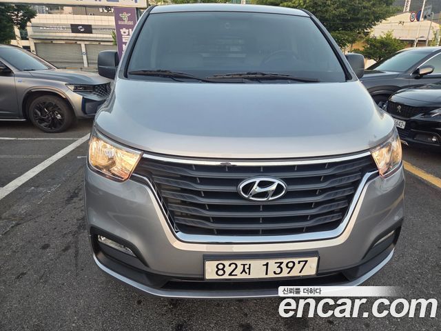 Hyundai Grand Starex Van 3-Seater Smart 2021 — фото 2