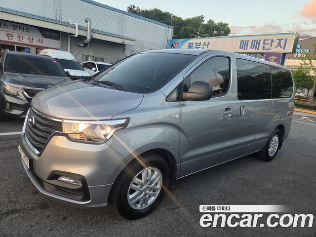 Hyundai Grand Starex Van 3-Seater Smart 2021 — фото 4