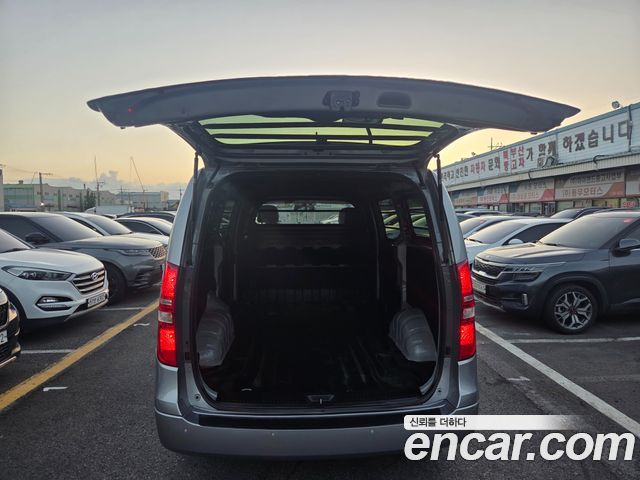 Hyundai Grand Starex Van 3-Seater Smart 2021 — фото 15