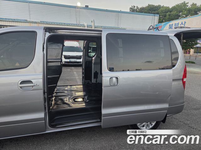 Hyundai Grand Starex Van 3-Seater Smart 2021 — фото 18
