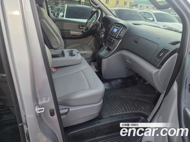 Hyundai Grand Starex Van 3-Seater Smart 2021 — фото 19