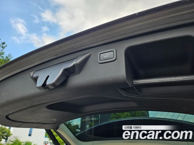 Land Rover Discovery Sport 2.0 TD4 HSE Luxury 2018 — фото 9