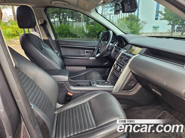 Land Rover Discovery Sport 2.0 TD4 HSE Luxury 2018 — фото 10
