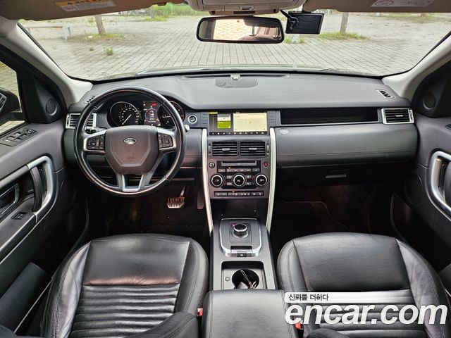 Land Rover Discovery Sport 2.0 TD4 HSE Luxury 2018 — фото 18