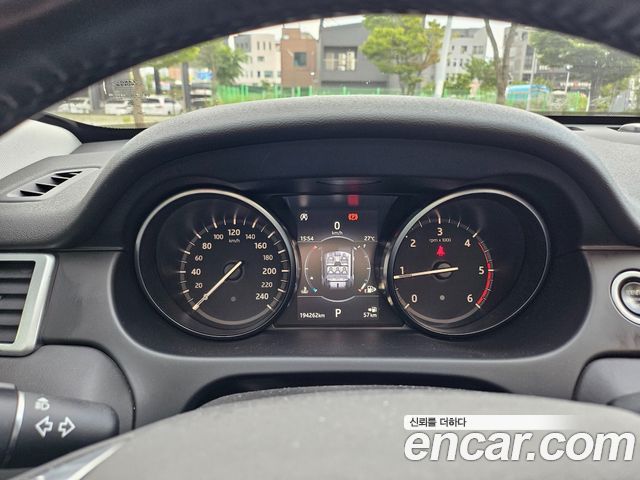 Land Rover Discovery Sport 2.0 TD4 HSE Luxury 2018 — фото 23