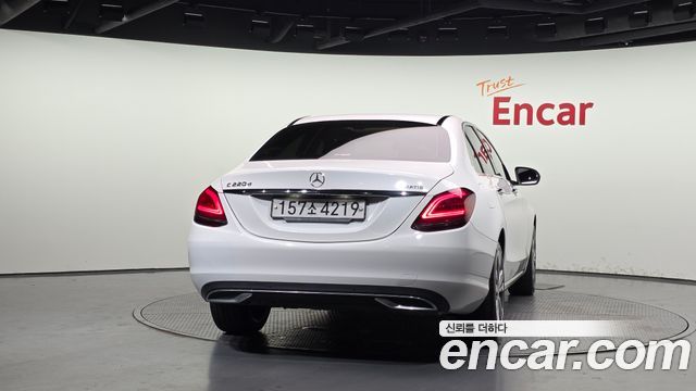 Mercedes-Benz C-Class (W205) C220 d 4MATIC 2020 — фото 4