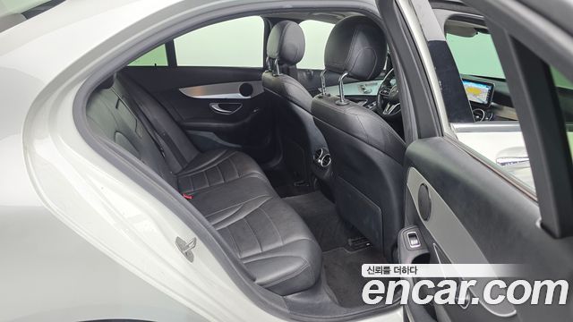 Mercedes-Benz C-Class (W205) C220 d 4MATIC 2020 — фото 12