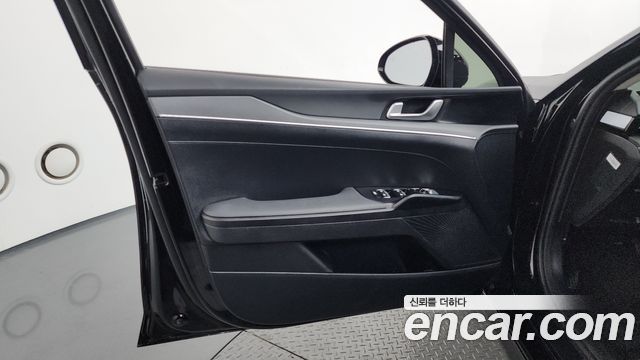 Kia K5 (III) 2.0 Prestige 2025 — фото 30