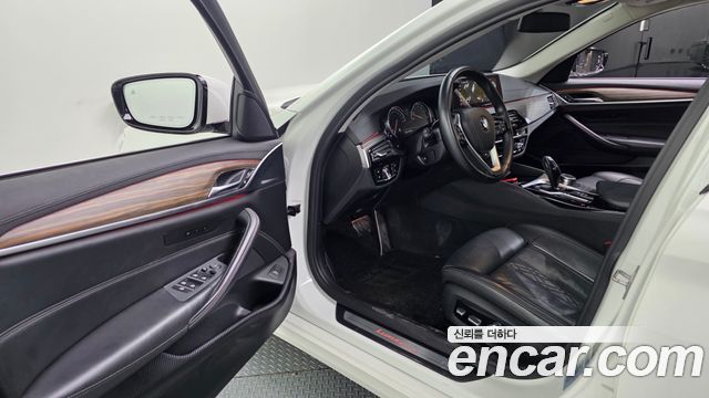 BMW 5 Series (G30) 530i xDrive Luxury Plus 2018 — фото 10