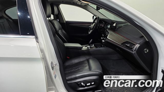 BMW 5 Series (G30) 530i xDrive Luxury Plus 2018 — фото 11