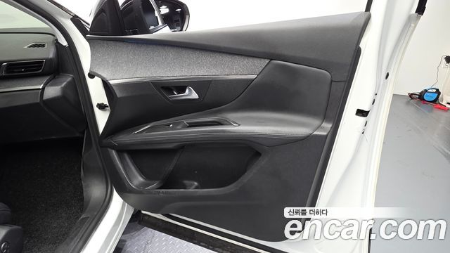 Peugeot 3008 (II) 1.5 BlueHDi Allure 2019 — фото 30