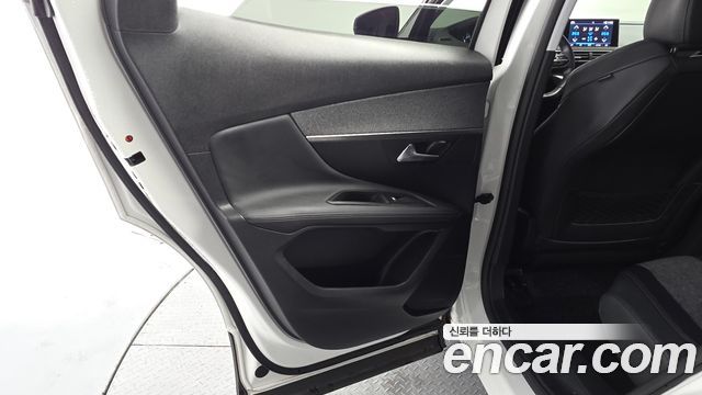 Peugeot 3008 (II) 1.5 BlueHDi Allure 2019 — фото 31
