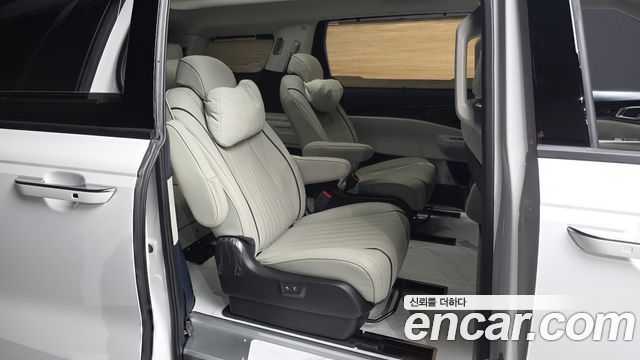 Kia Carnival (IV) HEV 9-Seater Hi-Limousine (Special vehicle) 2025 — фото 15