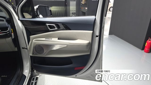 Kia Carnival (IV) HEV 9-Seater Hi-Limousine (Special vehicle) 2025 — фото 31
