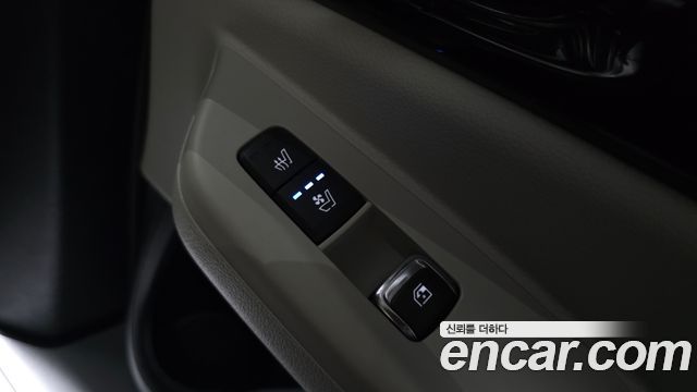 Kia Carnival (IV) HEV 9-Seater Hi-Limousine (Special vehicle) 2025 — фото 38
