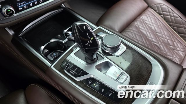 BMW 7 Series (G11) 745Le iPerformance Design Pure Excellence 2020 — фото 9