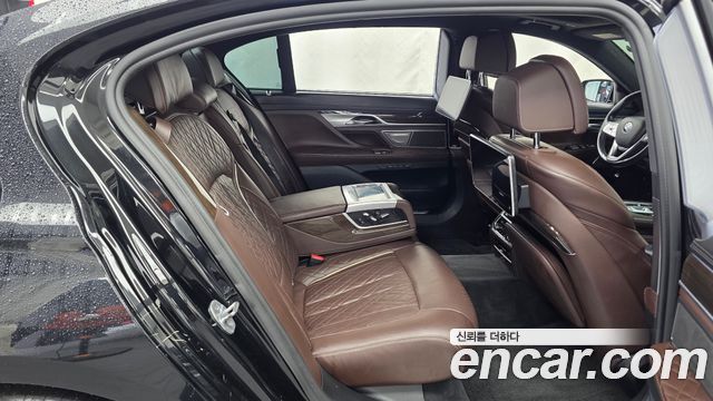 BMW 7 Series (G11) 745Le iPerformance Design Pure Excellence 2020 — фото 16